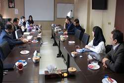 دکتر جوانبخت بر تعامل نزدیک‌تر اساتید و دانشجویان و انجام داوطلبانه فعالیت‌های پژوهشی و مطالعاتی تأکید کرد