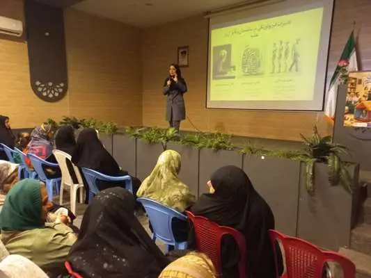  سخنرانی دکتر هستی انصار، عضو هیأت‌علمی دانشکده علوم تغذیه و رژیم شناسی در سومین روز از برنامه‌های آموزشی هفته ملی سالمندان